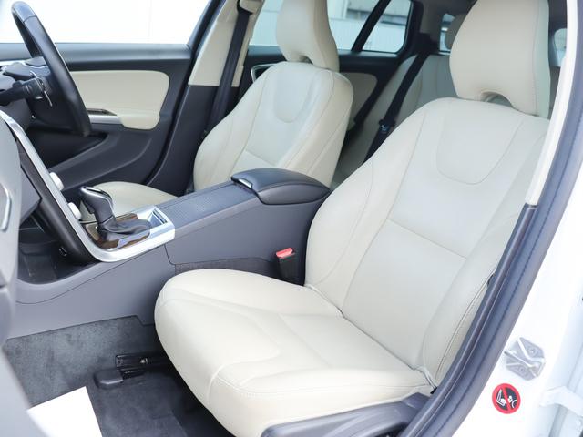 Ｖ６０ Ｄ４　クラシック　本革シート　シートヒーター　パワーシート　アーバンウッドパネル　チルトアップ機構付サンルーフ　ナビゲーション　リアビューカメラ　１８インチアルミホイール　ドライブレコーダー　キーレスドライブ　禁煙（32枚目）
