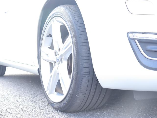 Ｖ６０ Ｄ４　クラシック　本革シート　シートヒーター　パワーシート　アーバンウッドパネル　チルトアップ機構付サンルーフ　ナビゲーション　リアビューカメラ　１８インチアルミホイール　ドライブレコーダー　キーレスドライブ　禁煙（44枚目）