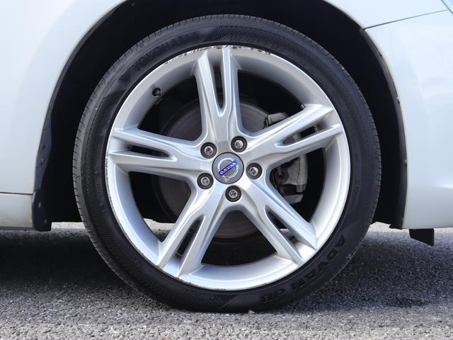 Ｖ６０ Ｄ４　クラシック　本革シート　シートヒーター　パワーシート　アーバンウッドパネル　チルトアップ機構付サンルーフ　ナビゲーション　リアビューカメラ　１８インチアルミホイール　ドライブレコーダー　キーレスドライブ　禁煙（46枚目）