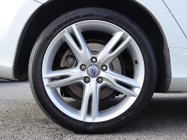 Ｖ６０ Ｄ４　クラシック　本革シート　シートヒーター　パワーシート　アーバンウッドパネル　チルトアップ機構付サンルーフ　ナビゲーション　リアビューカメラ　１８インチアルミホイール　ドライブレコーダー　キーレスドライブ　禁煙（47枚目）