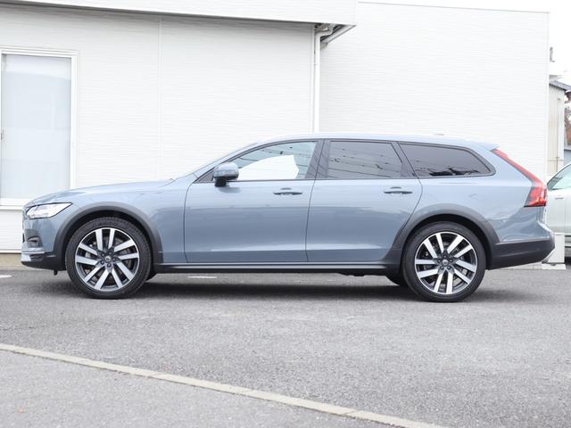 エンジンオイルはフランスのＭＯＴＵＬ（モチュール）を使用しています。新旧ボルボ各モデルに適合する異なる粘度のオイルをご用意しています。