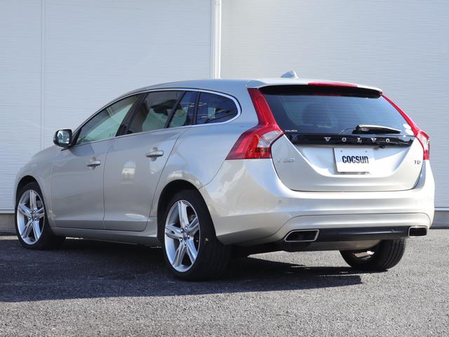 Ｖ６０ Ｔ５　ＳＥ　ワンオーナー　１８インチアルミホイール　ソフトベージュ本革シート　シートヒーター　ナビゲーション　リアビューカメラ　アイドリングストップ　前後ドライブレコーダー　ＥＴＣ　ＡＣＣ　ＢＬＩＳ　禁煙車（10枚目）