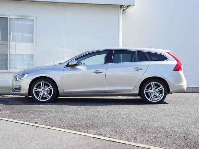 Ｖ６０ Ｔ５　ＳＥ　ワンオーナー　１８インチアルミホイール　ソフトベージュ本革シート　シートヒーター　ナビゲーション　リアビューカメラ　アイドリングストップ　前後ドライブレコーダー　ＥＴＣ　ＡＣＣ　ＢＬＩＳ　禁煙車（11枚目）