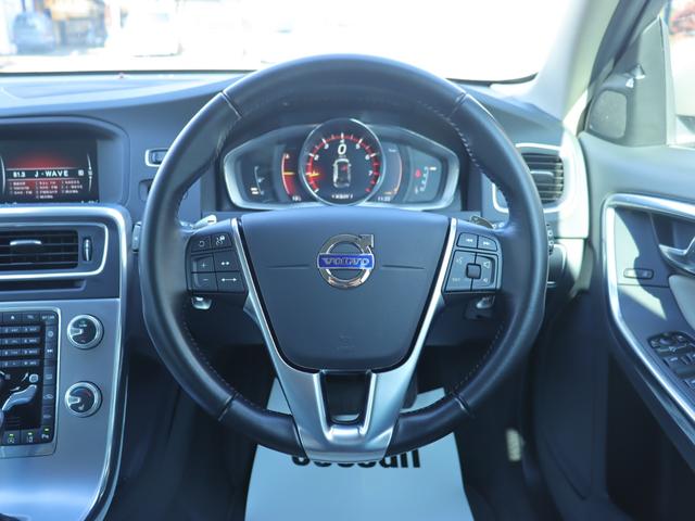 Ｖ６０ Ｔ５　ＳＥ　ワンオーナー　１８インチアルミホイール　ソフトベージュ本革シート　シートヒーター　ナビゲーション　リアビューカメラ　アイドリングストップ　前後ドライブレコーダー　ＥＴＣ　ＡＣＣ　ＢＬＩＳ　禁煙車（12枚目）