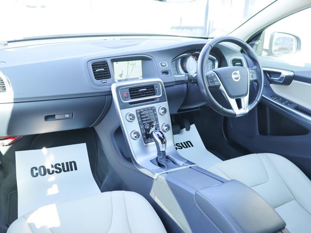 Ｖ６０ Ｔ５　ＳＥ　ワンオーナー　１８インチアルミホイール　ソフトベージュ本革シート　シートヒーター　ナビゲーション　リアビューカメラ　アイドリングストップ　前後ドライブレコーダー　ＥＴＣ　ＡＣＣ　ＢＬＩＳ　禁煙車（17枚目）