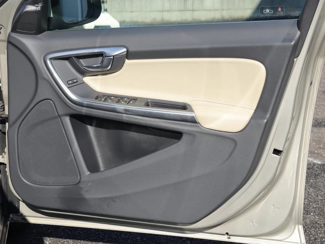 Ｖ６０ Ｔ５　ＳＥ　ワンオーナー　１８インチアルミホイール　ソフトベージュ本革シート　シートヒーター　ナビゲーション　リアビューカメラ　アイドリングストップ　前後ドライブレコーダー　ＥＴＣ　ＡＣＣ　ＢＬＩＳ　禁煙車（29枚目）