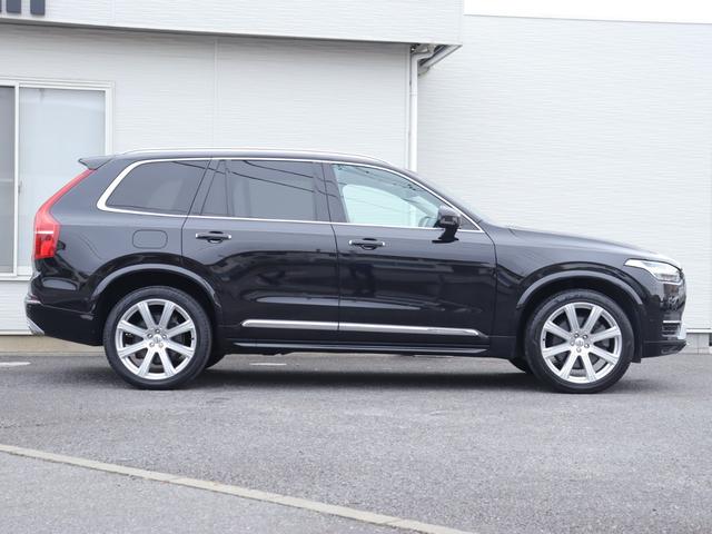 ＸＣ９０ Ｔ８　ツインエンジン　ＡＷＤ　インスクリプション　ワンオーナー　エアサスペンション　Ｂｏｗｅｒｓ＆Ｗｉｌｋｉｎｓプレミアムオーディオ　パノラマガラスサンルーフ　ポールスターエンジニアードソフトウェア　オレフォスクリスタルシフトノブ　禁煙車（7枚目）