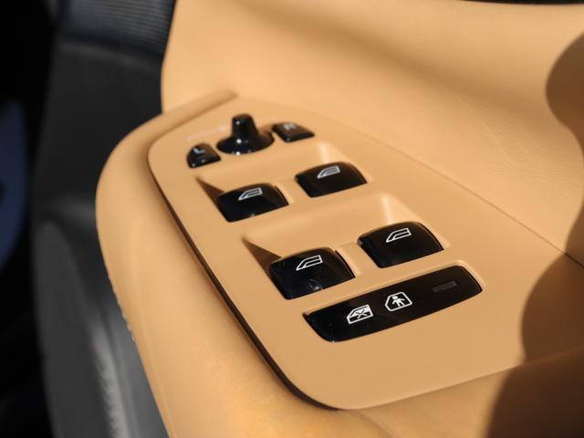 ＸＣ９０ Ｔ８　ツインエンジン　ＡＷＤ　インスクリプション　ワンオーナー　エアサスペンション　Ｂｏｗｅｒｓ＆Ｗｉｌｋｉｎｓプレミアムオーディオ　パノラマガラスサンルーフ　ポールスターエンジニアードソフトウェア　オレフォスクリスタルシフトノブ　禁煙車（30枚目）