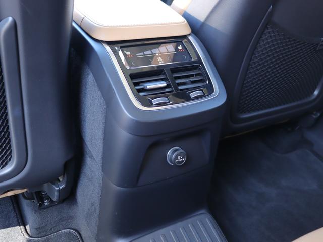 ＸＣ９０ Ｔ８　ツインエンジン　ＡＷＤ　インスクリプション　ワンオーナー　エアサスペンション　Ｂｏｗｅｒｓ＆Ｗｉｌｋｉｎｓプレミアムオーディオ　パノラマガラスサンルーフ　ポールスターエンジニアードソフトウェア　オレフォスクリスタルシフトノブ　禁煙車（38枚目）