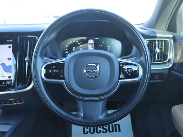 Ｖ６０ クロスカントリー　Ｔ５　ＡＷＤ　プロ　パノラマガラスサンルーフ　ｈａｒｍａｎ／ｋａｒｄｏｎプレミアムオーディオ　パーフォレーテッドファインナッパレザー　マッサージ機能　シートヒーター　シートベンチレーション　ステアリングヒーター　禁煙車（12枚目）