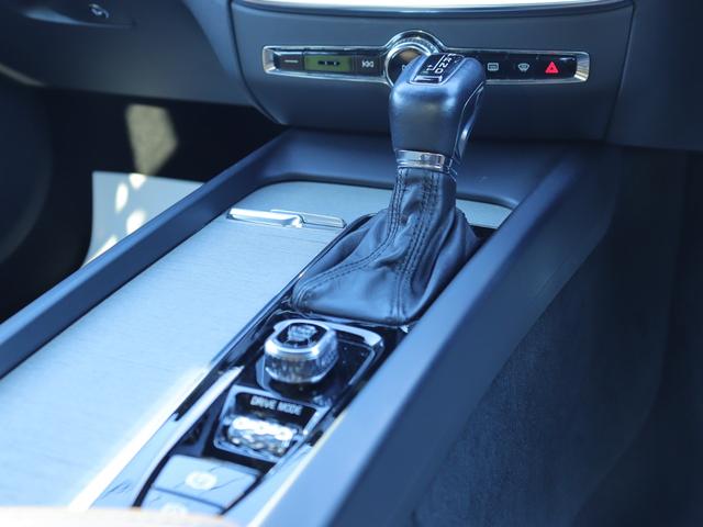 Ｖ６０ クロスカントリー　Ｔ５　ＡＷＤ　プロ　パノラマガラスサンルーフ　ｈａｒｍａｎ／ｋａｒｄｏｎプレミアムオーディオ　パーフォレーテッドファインナッパレザー　マッサージ機能　シートヒーター　シートベンチレーション　ステアリングヒーター　禁煙車（28枚目）