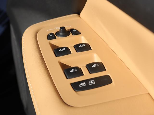 Ｖ６０ クロスカントリー　Ｔ５　ＡＷＤ　プロ　パノラマガラスサンルーフ　ｈａｒｍａｎ／ｋａｒｄｏｎプレミアムオーディオ　パーフォレーテッドファインナッパレザー　マッサージ機能　シートヒーター　シートベンチレーション　ステアリングヒーター　禁煙車（30枚目）