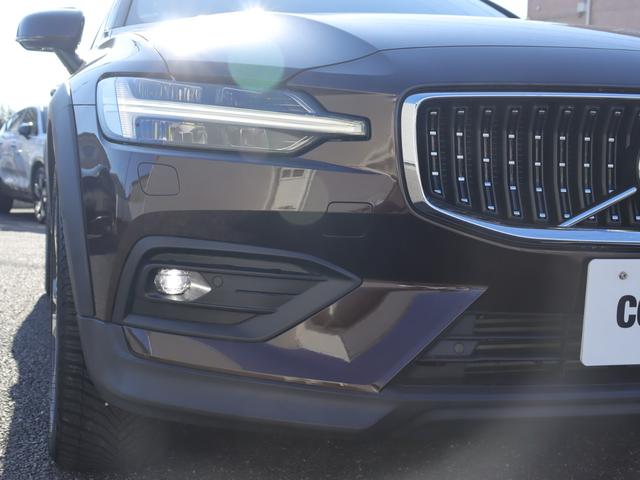 Ｖ６０ クロスカントリー　Ｔ５　ＡＷＤ　プロ　パノラマガラスサンルーフ　ｈａｒｍａｎ／ｋａｒｄｏｎプレミアムオーディオ　パーフォレーテッドファインナッパレザー　マッサージ機能　シートヒーター　シートベンチレーション　ステアリングヒーター　禁煙車（45枚目）