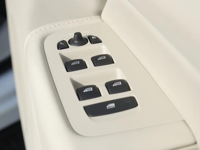 ＸＣ６０ Ｄ４　ＡＷＤ　インスクリプション　ｈａｒｍａｎ／ｋａｒｄｏｎプレミアムオーディオ　パーフォレーテッドファインナッパレザー　マッサージ機能　シートヒーター　シートベンチレーション　ステアリングヒーター　リアシートヒーター／エアコン　禁煙（32枚目）