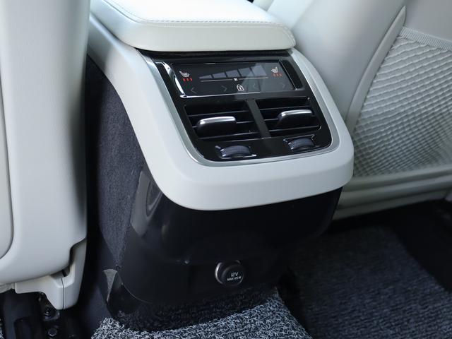 ＸＣ６０ Ｄ４　ＡＷＤ　インスクリプション　ｈａｒｍａｎ／ｋａｒｄｏｎプレミアムオーディオ　パーフォレーテッドファインナッパレザー　マッサージ機能　シートヒーター　シートベンチレーション　ステアリングヒーター　リアシートヒーター／エアコン　禁煙（40枚目）