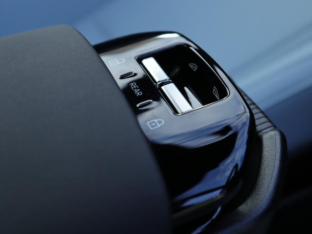 ＥＸ３０ ウルトラシングルモーター　エクステンデッドレンジ　ワンオーナー　パノラマガラスルーフ　２０インチアルミホイール　フロントシートヒーター　ステアリングホイールヒーター　ダークティンテッドガラス　前後ドライブレコーダー　ＥＴＣ　禁煙車（29枚目）