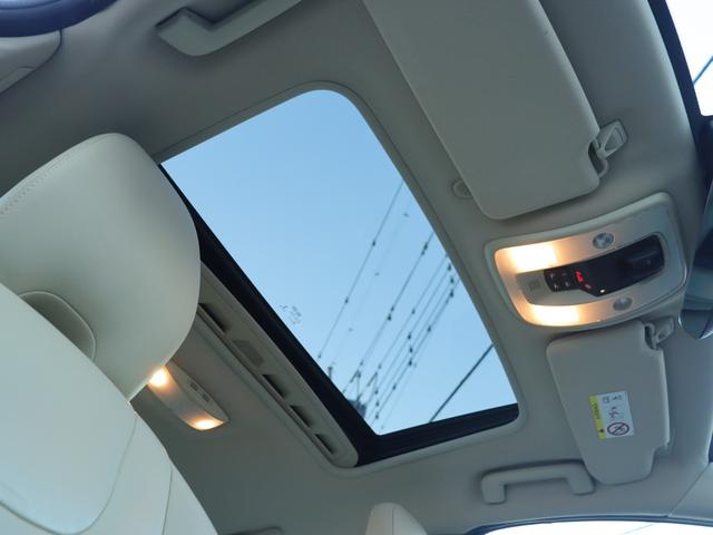 Ｖ６０ Ｄ４　クラシック　チルトアップ機構付サンルーフ　ソフトベージュ本革シート　シートヒーター　パワーシート　ナビゲーション　リアビューカメラ　１８インチアルミホイール　アーバンウッドパネル　アイドリングストップ　禁煙車（24枚目）