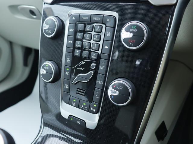 Ｖ４０ Ｔ３　モメンタム　シティウェーブ／テキスタイルシート　運転席パワーシート　アイドリングストップ　ナビゲーション　リアビューカメラ　ドライブレコーダー　キーレスドライブ　１７インチアルミホイール　ＢＬＩＳ　ＡＣＣ　禁煙車（21枚目）