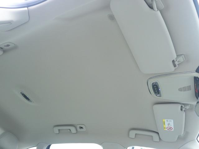 Ｖ４０ Ｔ３　モメンタム　シティウェーブ／テキスタイルシート　運転席パワーシート　アイドリングストップ　ナビゲーション　リアビューカメラ　ドライブレコーダー　キーレスドライブ　１７インチアルミホイール　ＢＬＩＳ　ＡＣＣ　禁煙車（25枚目）