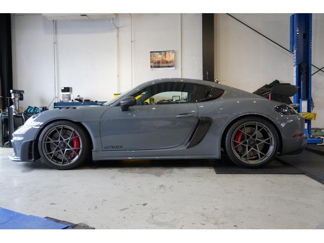 718ケイマン 718ケイマンGT4 RS ヴァイザッハパッケージ クラブスポーツパッケージ ライトパッケージ PDSL付LEDヘッドライトリフトシステム フロントアクスル フロント部プロテクションフィルム(2枚目)