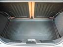 コンパクトハッチですが割と広めのラゲッジスペースは、お買い物くらいであれば十分なスペースが確保されています。