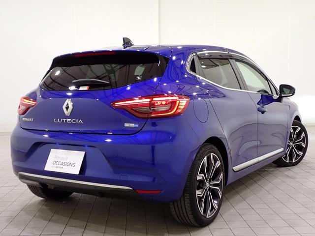 ルーテシア E-テックハイブリッド レザーパック 認定中古車 レザーステアリング レザーシート バックカメラ アクティブブレーキ アダプティブクルーズコントロール(5枚目)