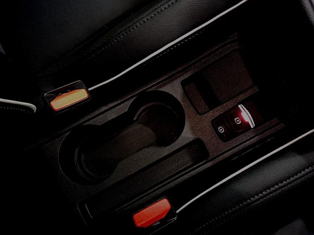 ルーテシア E-テックハイブリッド レザーパック 認定中古車 レザーステアリング レザーシート バックカメラ アクティブブレーキ アダプティブクルーズコントロール(63枚目)