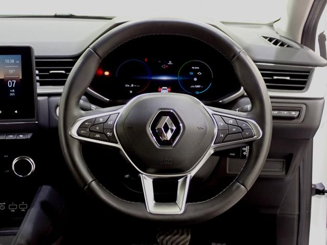 【ルノー認定中古車】初度登録から６年以内、走行距離６万ｋｍ以内で、ルノー・ディーラーで販売される車です。納車前に最大９３項目にわたる点検整備と、最大９品目の部品交換を実施します！