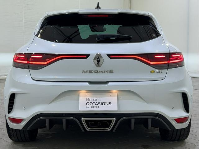 メガーヌ ルノー スポール トロフィー 新車保証継承 ワンオーナー 純正19インチAW bremboキャリパー ACC パドルシフト RECAROシート ETC 純正DA Apple Car Play BOSEサウンド Bカメラ LED(5枚目)