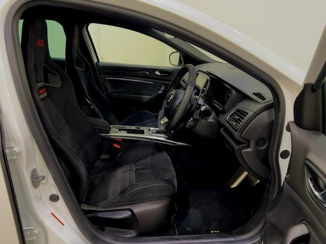 メガーヌ ルノー スポール トロフィー 新車保証継承 ワンオーナー 純正19インチAW bremboキャリパー ACC パドルシフト RECAROシート ETC 純正DA Apple Car Play BOSEサウンド Bカメラ LED(52枚目)