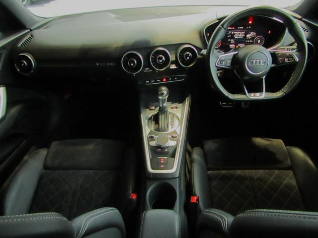 ＴＴクーペ ４０ＴＦＳＩ　Ｓラインｐｋｇ／コンフォートｐｋｇ／ブラックハイグロススタイリングｐｋｇ／ＯＰ５アームスターデザインコントラストグレー１９インチＡＷ／マトリクスＬＥＤヘッドライト／プライバシーガラス／クルコン（52枚目）
