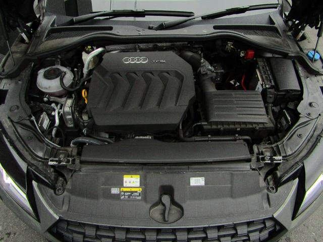 ＴＴクーペ ４０ＴＦＳＩ　Ｓラインｐｋｇ／コンフォートｐｋｇ／ブラックハイグロススタイリングｐｋｇ／ＯＰ５アームスターデザインコントラストグレー１９インチＡＷ／マトリクスＬＥＤヘッドライト／プライバシーガラス／クルコン（80枚目）