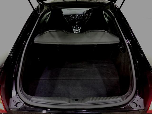 TTクーペ 45TFSIクワトロ Sラインパッケージ S line エクステリアパッケージ・S line パッケージ・アルカンターラ/レザー・クルーズコントロール・コントロールコード・コンフォートパッケージ・マトリクスLEDヘッドライト(18枚目)