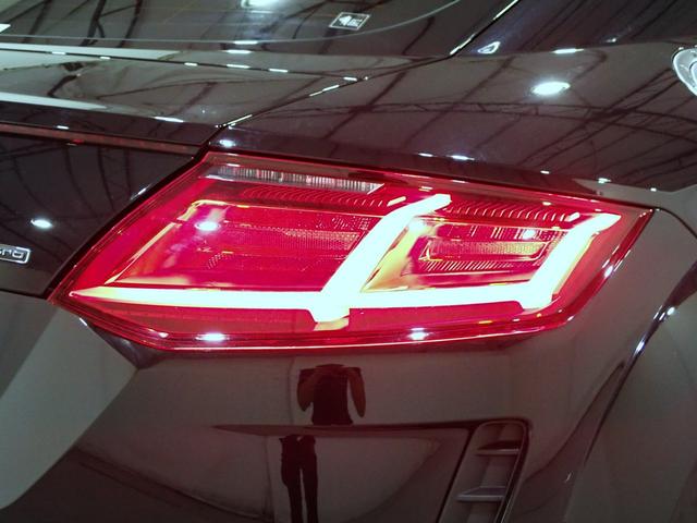 TTクーペ 45TFSIクワトロ Sラインパッケージ S line エクステリアパッケージ・S line パッケージ・アルカンターラ/レザー・クルーズコントロール・コントロールコード・コンフォートパッケージ・マトリクスLEDヘッドライト(33枚目)