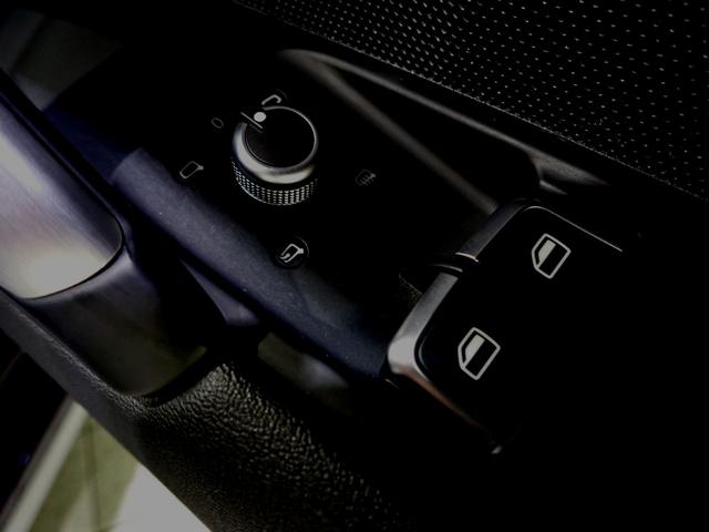 TTクーペ 45TFSIクワトロ Sラインパッケージ S line エクステリアパッケージ・S line パッケージ・アルカンターラ/レザー・クルーズコントロール・コントロールコード・コンフォートパッケージ・マトリクスLEDヘッドライト(44枚目)