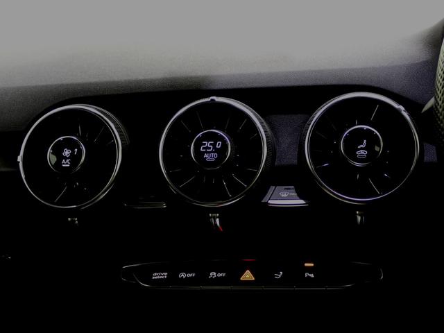 TTクーペ 45TFSIクワトロ Sラインパッケージ S line エクステリアパッケージ・S line パッケージ・アルカンターラ/レザー・クルーズコントロール・コントロールコード・コンフォートパッケージ・マトリクスLEDヘッドライト(64枚目)