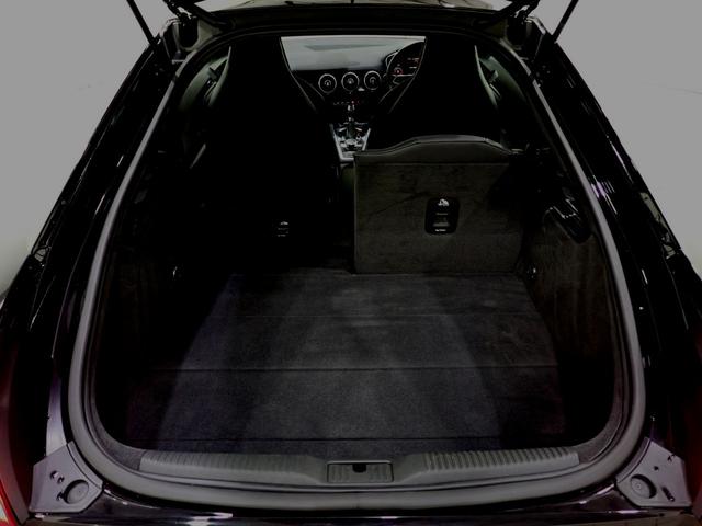 TTクーペ 45TFSIクワトロ Sラインパッケージ S line エクステリアパッケージ・S line パッケージ・アルカンターラ/レザー・クルーズコントロール・コントロールコード・コンフォートパッケージ・マトリクスLEDヘッドライト(74枚目)