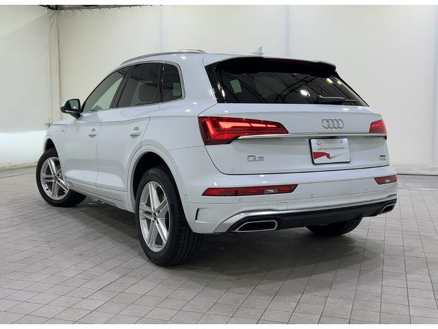 Ｑ５ ４０ＴＤＩクワトロ　Ｓライン　プライバシーガラス／純正ＴＶ／Ｓライン＋パッケージ（アーティフィシャルインテリアレザー／シートヒーター前後／アコースティックガラス前サイド）／スポーツシートダイナミカレザー／ブラックグラスパネル（9枚目）