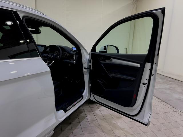 Ｑ５ ４０ＴＤＩクワトロ　Ｓライン　プライバシーガラス／純正ＴＶ／Ｓライン＋パッケージ（アーティフィシャルインテリアレザー／シートヒーター前後／アコースティックガラス前サイド）／スポーツシートダイナミカレザー／ブラックグラスパネル（10枚目）