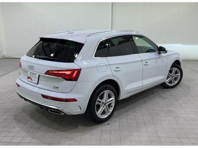 Ｑ５ ４０ＴＤＩクワトロ　Ｓライン　プライバシーガラス／純正ＴＶ／Ｓライン＋パッケージ（アーティフィシャルインテリアレザー／シートヒーター前後／アコースティックガラス前サイド）／スポーツシートダイナミカレザー／ブラックグラスパネル（32枚目）