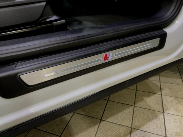 Ｑ５ ４０ＴＤＩクワトロ　Ｓライン　プライバシーガラス／純正ＴＶ／Ｓライン＋パッケージ（アーティフィシャルインテリアレザー／シートヒーター前後／アコースティックガラス前サイド）／スポーツシートダイナミカレザー／ブラックグラスパネル（45枚目）