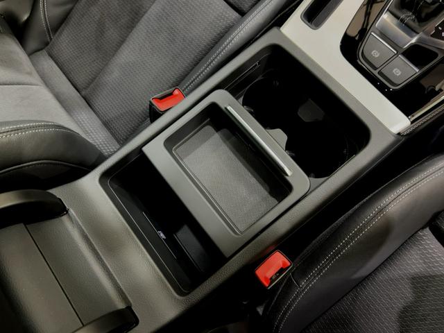 Ｑ５ ４０ＴＤＩクワトロ　Ｓライン　プライバシーガラス／純正ＴＶ／Ｓライン＋パッケージ（アーティフィシャルインテリアレザー／シートヒーター前後／アコースティックガラス前サイド）／スポーツシートダイナミカレザー／ブラックグラスパネル（70枚目）