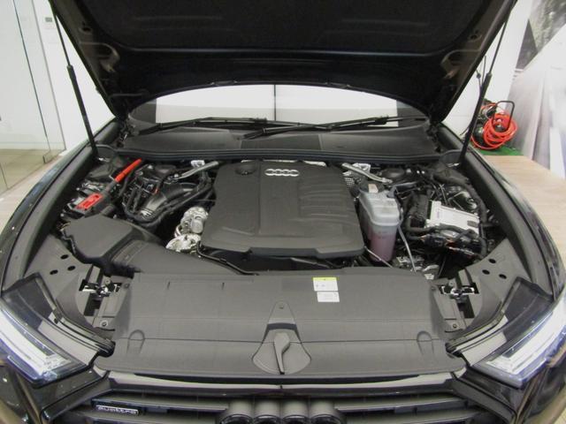 ラインアップは、２Ｌ　ＴＦＳＩエンジンに１２Ｖのマイルドハイブリッドシステムを組み合わせた「４５ＴＦＳＩクワトロ　スポーツ」