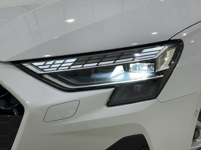 必要な情報がより見やすくなり、標準装備された。また、最新の安全技術を組み合わせて、より高い安全性を確保している。