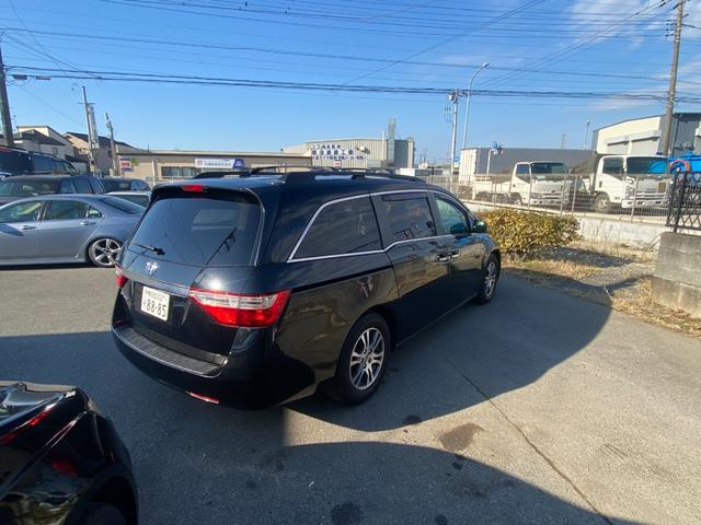 オデッセイ ＥＸ－Ｌ　サンルーフ　レザーシート　１７インチアルミ　ルーフレール　クロスバー　クルーズコントロール　両側電動スライドドア　パワーテールゲート　ＥＴＣ　ナビ付（8枚目）