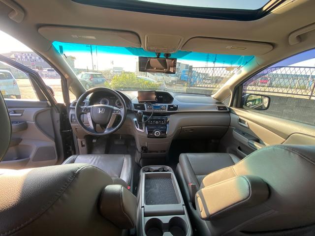 オデッセイ ＥＸ－Ｌ　サンルーフ　レザーシート　１７インチアルミ　ルーフレール　クロスバー　クルーズコントロール　両側電動スライドドア　パワーテールゲート　ＥＴＣ　ナビ付（12枚目）