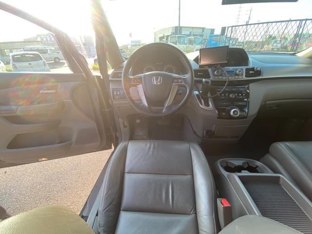 オデッセイ ＥＸ－Ｌ　サンルーフ　レザーシート　１７インチアルミ　ルーフレール　クロスバー　クルーズコントロール　両側電動スライドドア　パワーテールゲート　ＥＴＣ　ナビ付（13枚目）