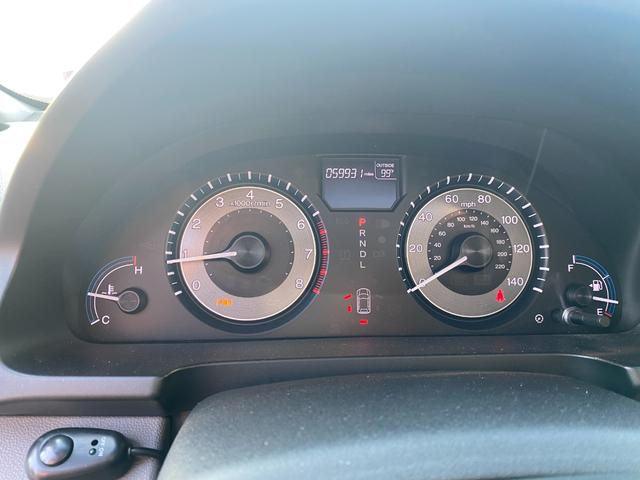 オデッセイ ＥＸ－Ｌ　サンルーフ　レザーシート　１７インチアルミ　ルーフレール　クロスバー　クルーズコントロール　両側電動スライドドア　パワーテールゲート　ＥＴＣ　ナビ付（15枚目）