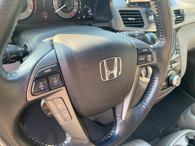 オデッセイ ＥＸ－Ｌ　サンルーフ　レザーシート　１７インチアルミ　ルーフレール　クロスバー　クルーズコントロール　両側電動スライドドア　パワーテールゲート　ＥＴＣ　ナビ付（18枚目）