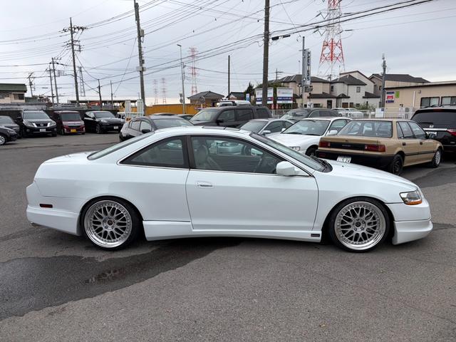 アコード ＥＸ　カミナリ　Ｋａｍｉｎａｒｉ　Ａｅｒｏｄｙｎａｍｉｃｓ　ボディＫＩＴ　１９インチＡＷ　車高調（4枚目）